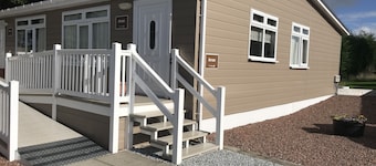 Self-catering 3 bedroom chalet 5 miles from Glasgow city centre!