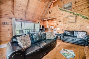 Cabin, 2 Bedrooms | Living area