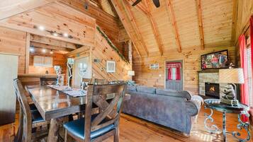 Cabin, 2 Bedrooms | Dining
