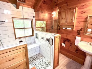 Cabaña, 3 habitaciones | Baño | Toallas 