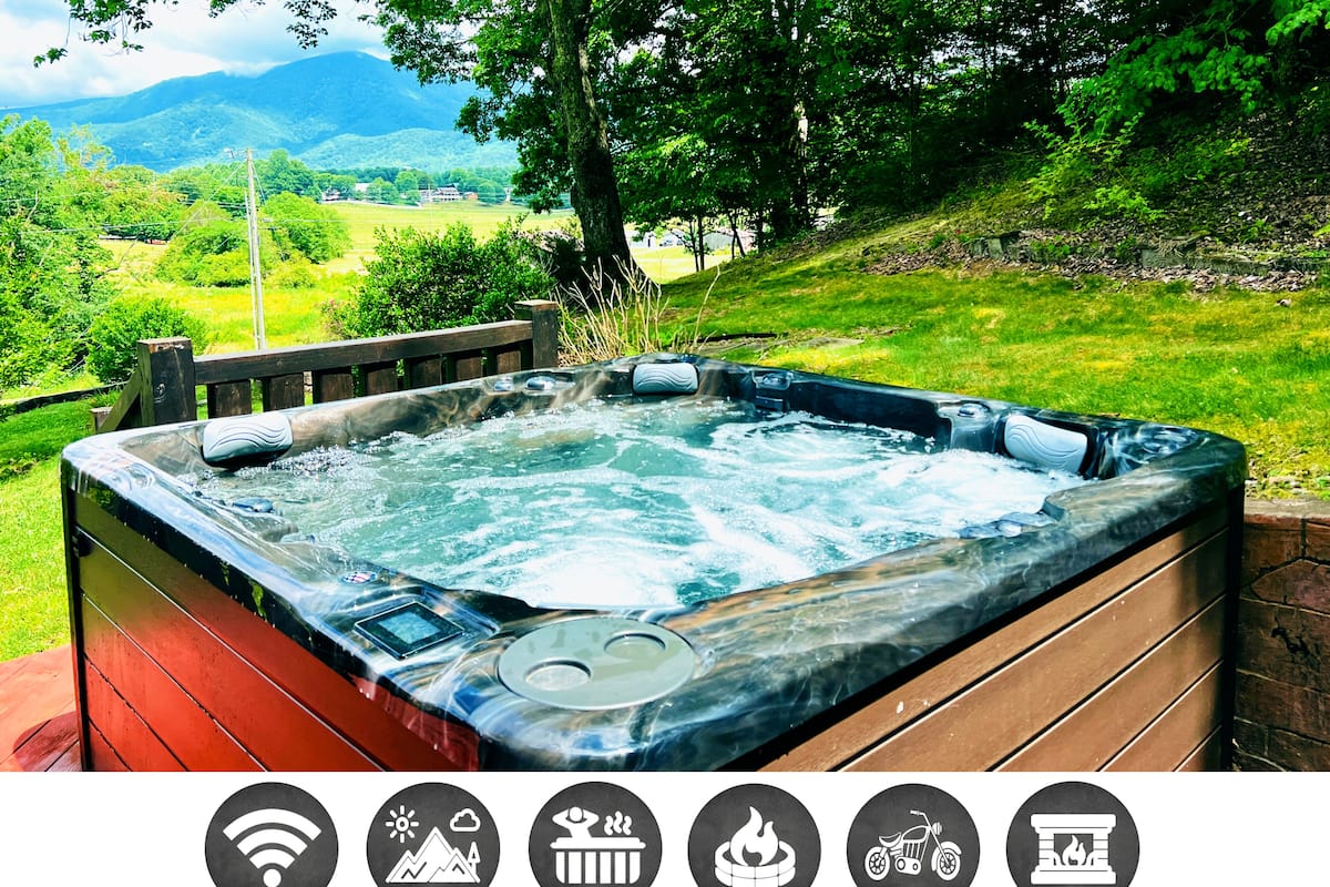 Cabin, 3 Bedrooms | Outdoor spa tub