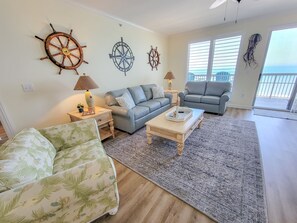 Condo, 3 habitaciones | Área de sala de estar | Televisión y reproductor de DVD 