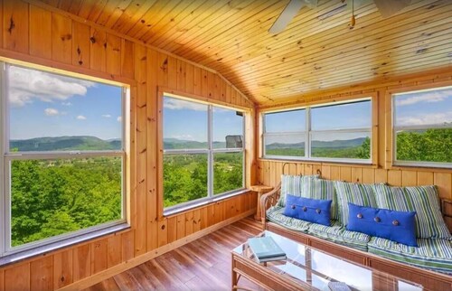 Little Greenbriar Lodge 13 Bedroom Cabin by RedAwning
