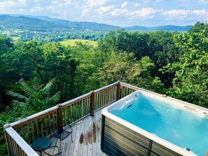 Outdoor spa tub - Little Greenbriar Lodge 13 Bedroom Cabin by RedAwning (Sevierville)