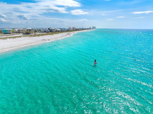 Narvana-Gulf View Home Across from Beach. Pup Friendly