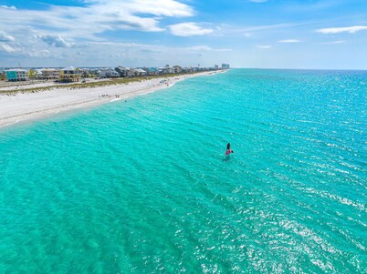 Narvana-Gulf View Home Across from Beach. Pup Friendly