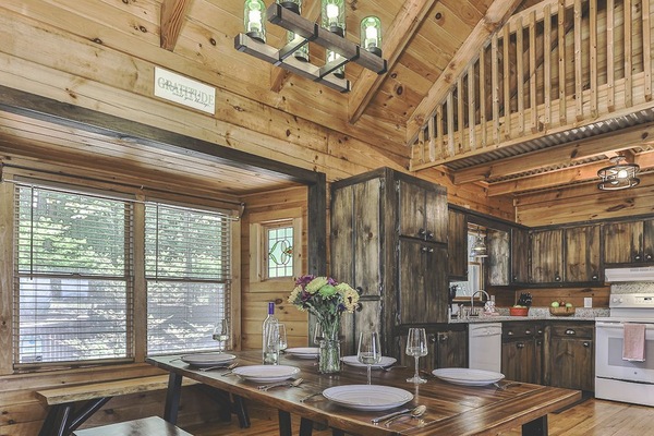 Kylskåp, mikrovågsugn, ugn och spishäll