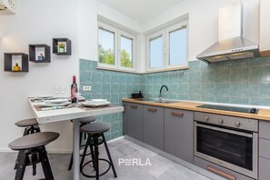Fridge, microwave, oven, dishwasher