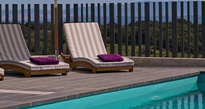 Villa NICKI KLAY with pool and sea view