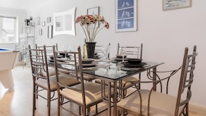 Dining - The Nook (Poole)