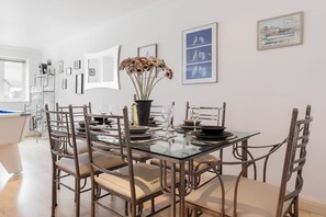 Dining - The Nook (Poole)