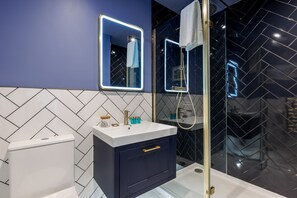 Cottage | Bathroom