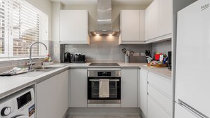 Private kitchen - Trade Winds (Poole)
