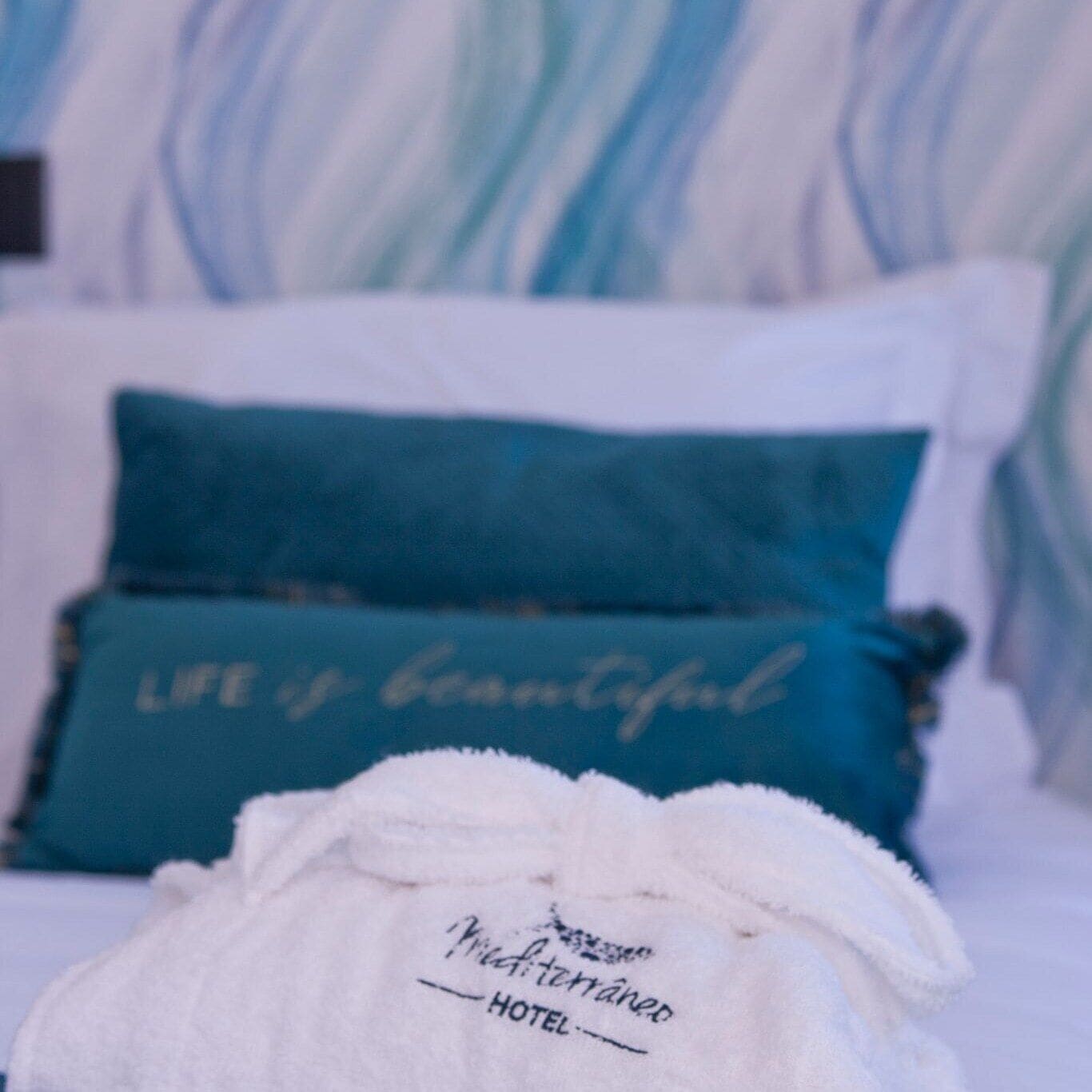 Hypo-allergenic bedding, minibar, soundproofing, free WiFi