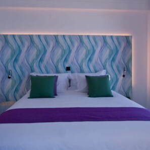 Ropa de cama hipoalergénica, minibar y decoración personalizada 