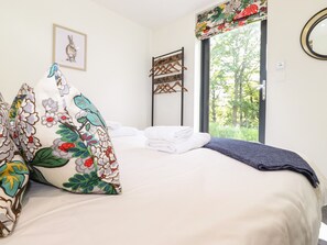 1 Schlafzimmer, individuell dekoriert, individuell eingerichtet