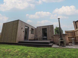 Cottage | Terrace/patio - Brow Wood Cabin (Penrith)