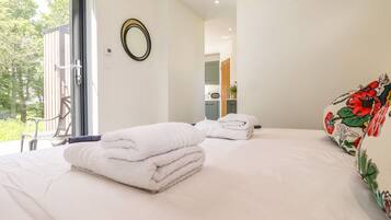 1 bedroom, individually decorated, individually furnished, free WiFi