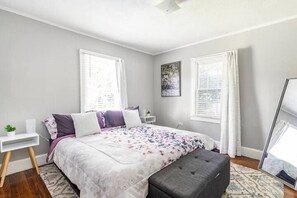 2 bedrooms, desk, iron/ironing board, travel crib