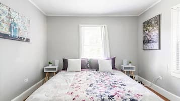 2 bedrooms, desk, iron/ironing board, travel crib