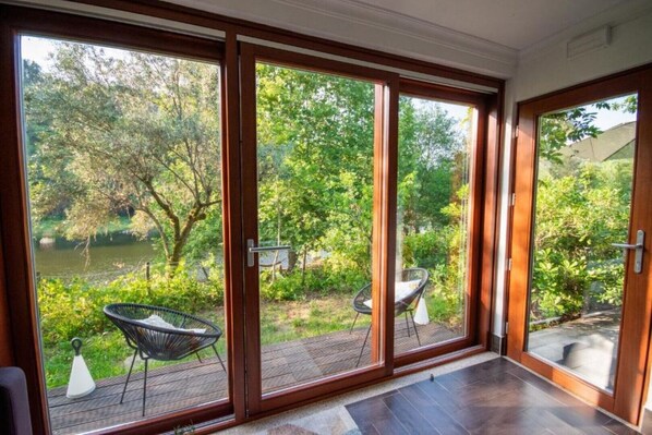 Interior - Granite-Wall Luxury Cave on the Mondego River (Tábua)