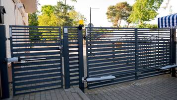 Enceinte de lâhĂ©bergement