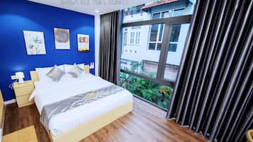 Deluxe Double Room, 1 Queen Bed, Private Bathroom | Hypo-allergenic bedding, memory foam beds, minibar