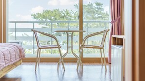 Basic Room, 1 Bedroom (303(Full Ocean View/No cooking)) | 1 bedroom, free WiFi - Gangneng Badapunggeong Pension (Gangneung)