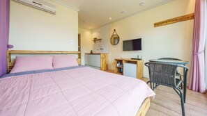Basic-Zimmer, 1 Schlafzimmer (305(Full Ocean View/No cooking)) | 1 Schlafzimmer, kostenloses WLAN