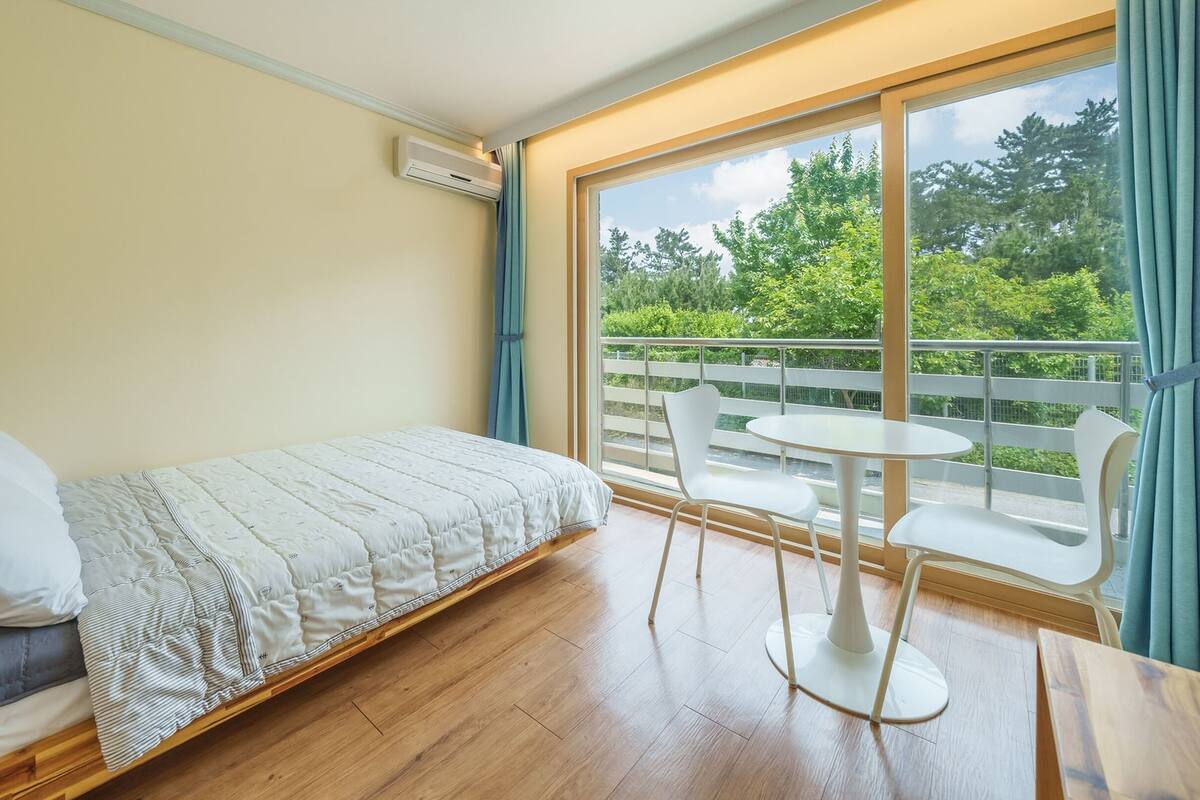 ห้องเบสิก, 1 ห้องนอน (102(Ocean View/No cooking)) | 1 ห้องนอน, Wi-Fi ฟรี