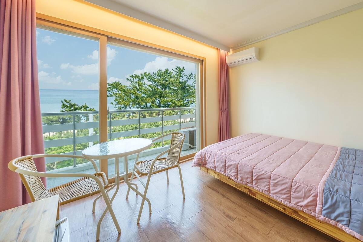 ห้องเบสิก, 1 ห้องนอน (302(Full Ocean View/No cooking)) | 1 ห้องนอน, Wi-Fi ฟรี