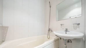 1 bedroom, free WiFi - Gangneng Badapunggeong Pension (Gangneung)