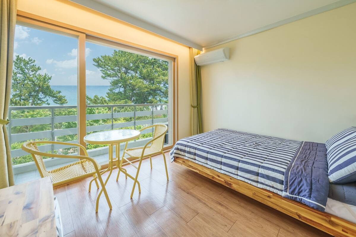 ห้องเบสิก, 1 ห้องนอน (202(Ocean View/No cooking)) | 1 ห้องนอน, Wi-Fi ฟรี