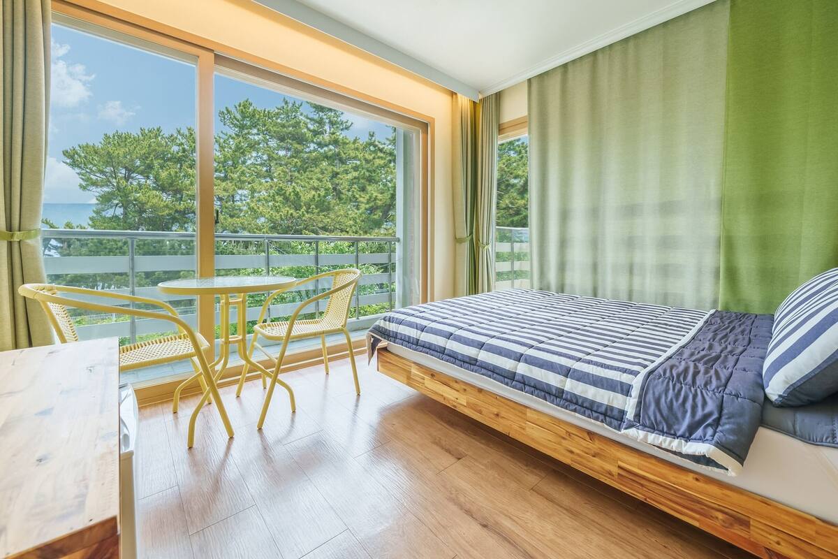 ห้องเบสิก, 1 ห้องนอน (205(Ocean View/No cooking)) | 1 ห้องนอน, Wi-Fi ฟรี