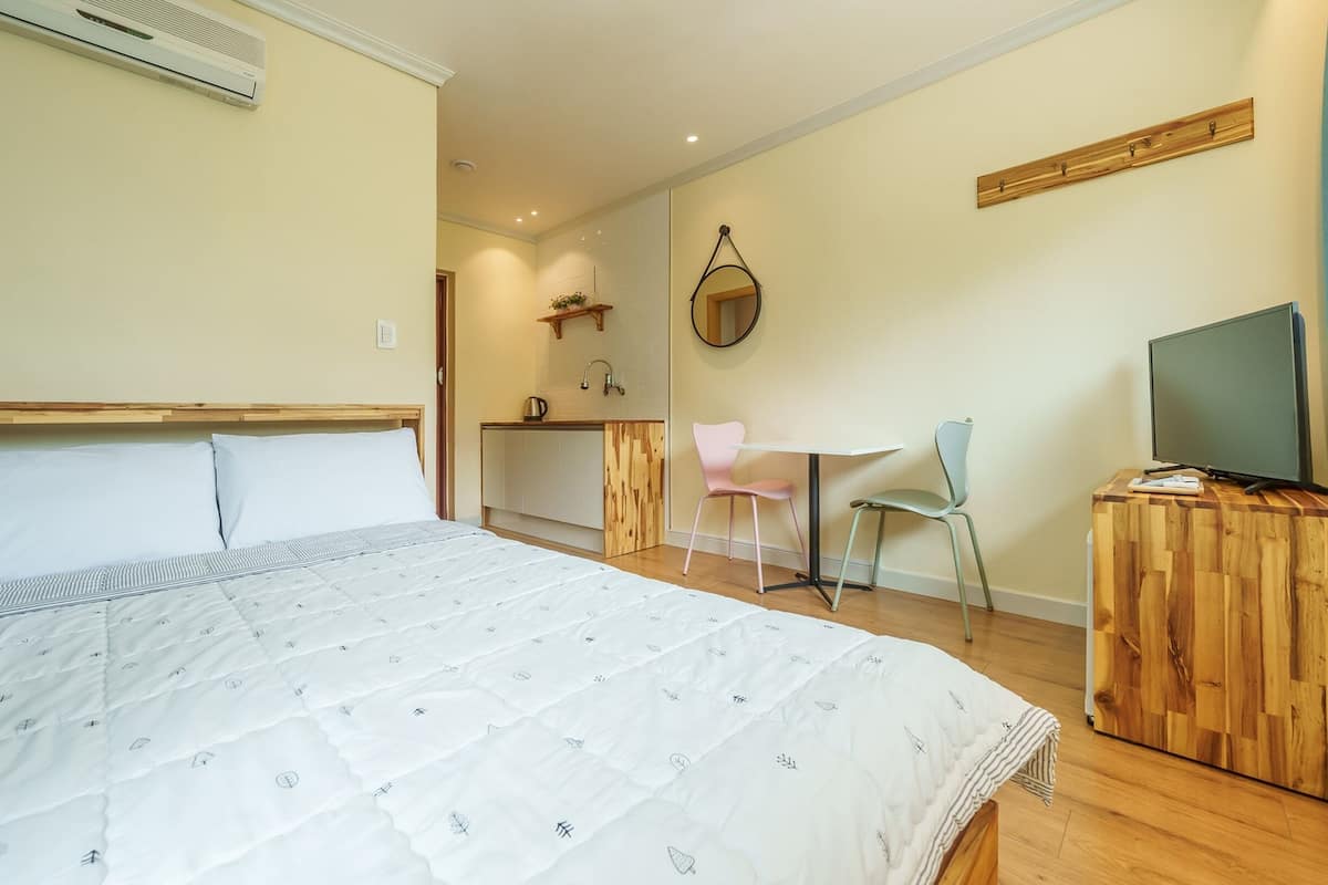ห้องเบสิก, 1 ห้องนอน (103(Ocean View/No cooking)) | 1 ห้องนอน, Wi-Fi ฟรี
