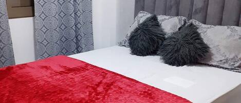 2 bedrooms, bed sheets