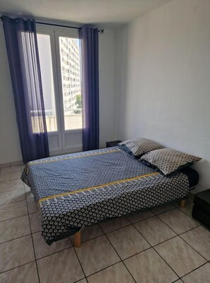 2 habitaciones, tabla de planchar con plancha y wifi gratis 