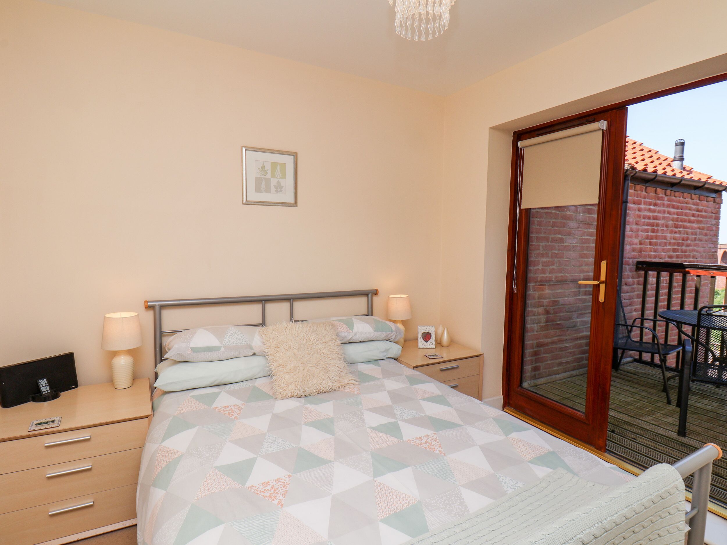 3 habitaciones, decoración personalizada y muebles diferentes 