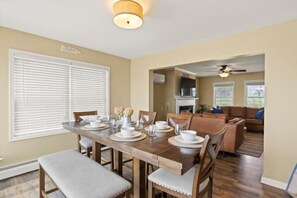 Dining - Hilton House on the Lake (Hilton)