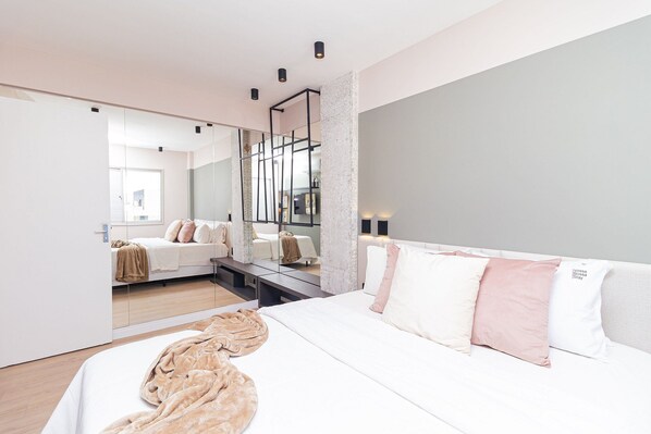 1 bedroom, iron/ironing board, internet, bed sheets