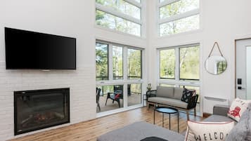 Téléviseur connecté, foyer, console de jeux vidéo, chaîne audio