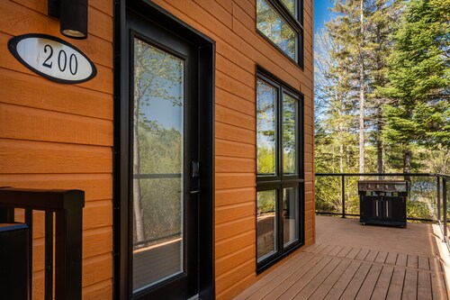 Chalet Natür | Waterfront | Hot Tub | Kayak Pedalo | Firepit | Private big land