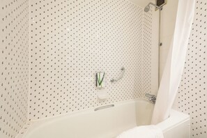 Classic Room, Multiple Beds, Non Smoking | Bathroom - The Milestone Hotel, Peterborough (Cambridgeshire), Sure Collection by Best Western (Peterborough)
