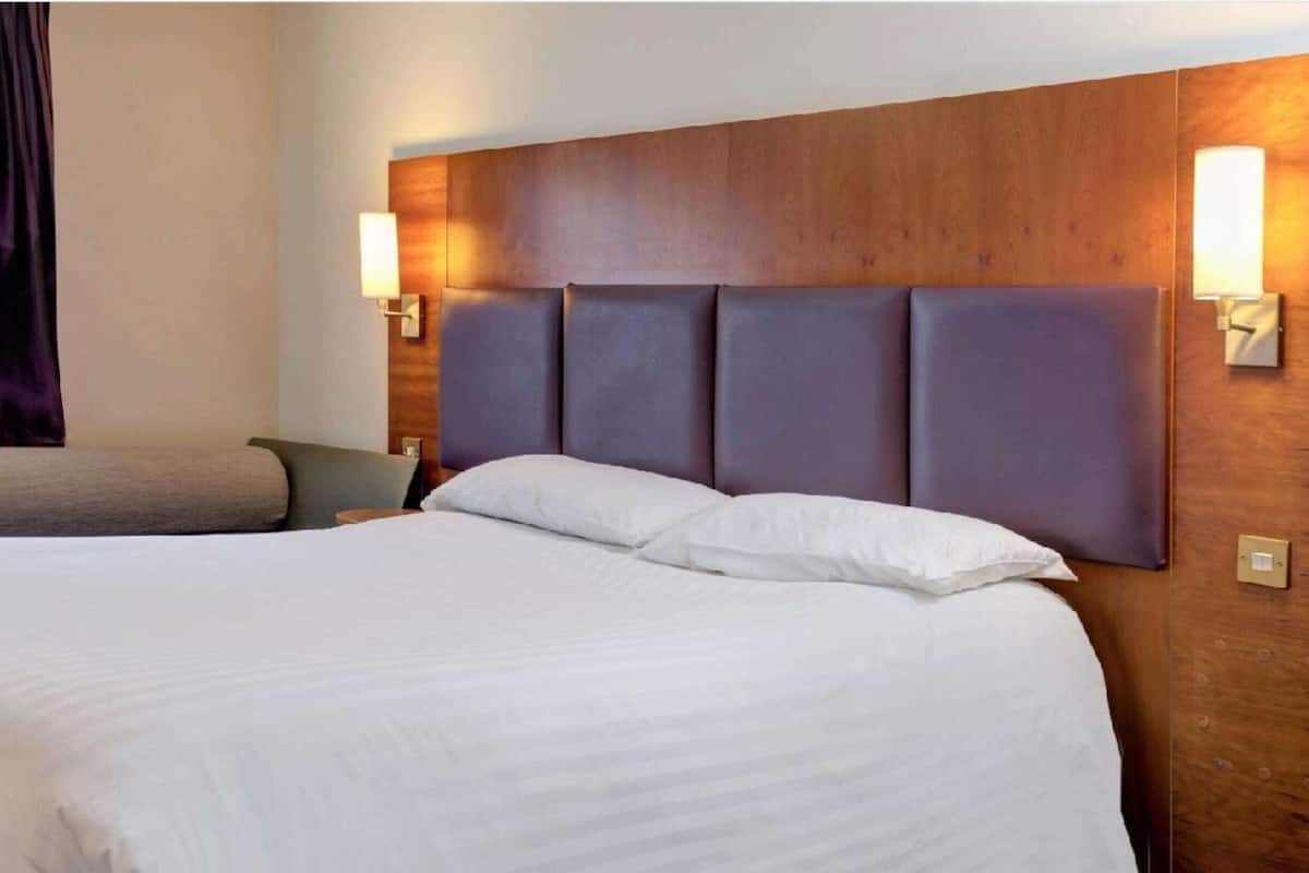 Iron/ironing board (on request), WiFi (free), bed sheets