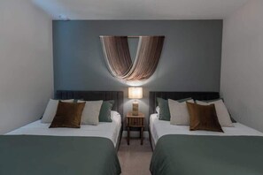 6 Schlafzimmer, Bügeleisen/Bügelbrett, Reisekinderbett, WLAN