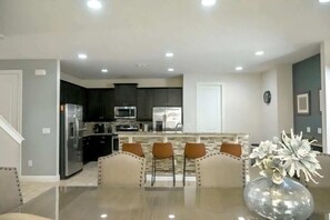 Fridge, microwave, oven, stovetop - Gorgeous 8BR PetFriendly @Encore Near Disney 7625 (Kissimmee)