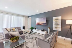 电视、游戏机、办公室