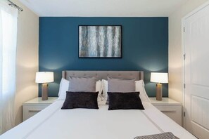 8 Schlafzimmer, Bügeleisen/Bügelbrett, Reisekinderbett, WLAN