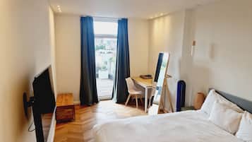 1 chambre, décoration personnalisée, ameublement personnalisé, bureau