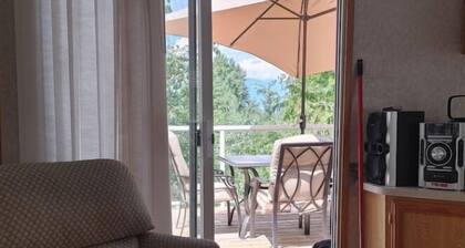 Riondel Lake view guest cottage